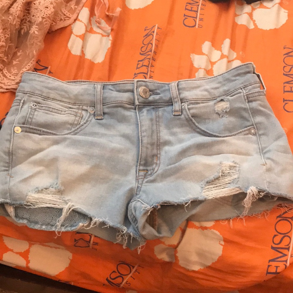 American Eagle short